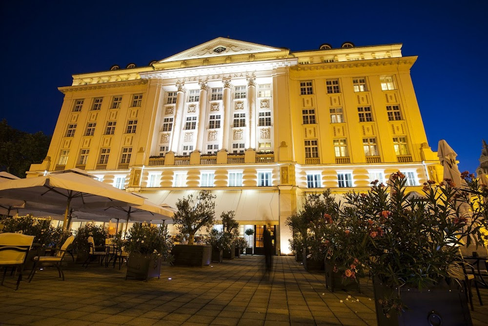 Wallenberg: A Hero's Story : Restaurant, Stockholm, exterior