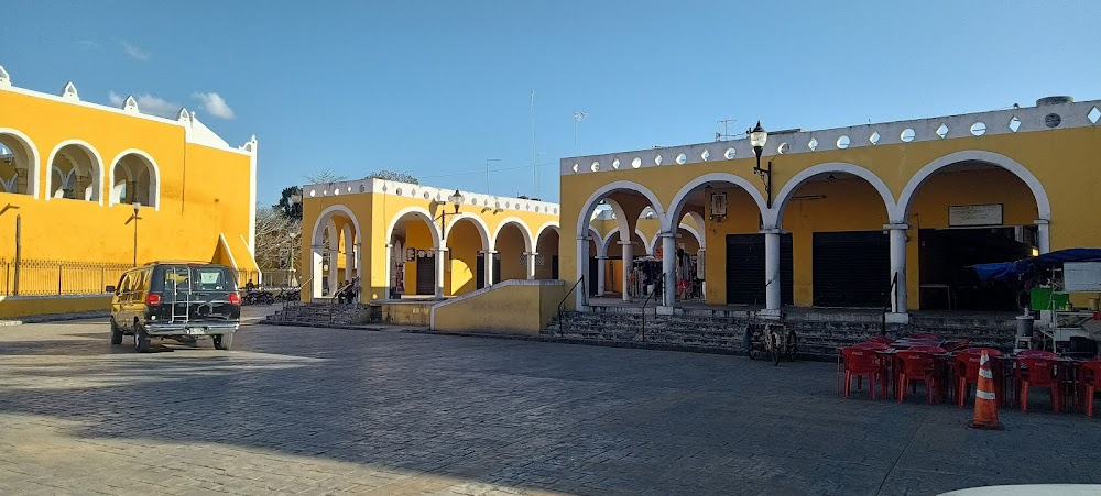 La vengeance du serpent à plumes : as San Rosario, Día de Muertos celebration