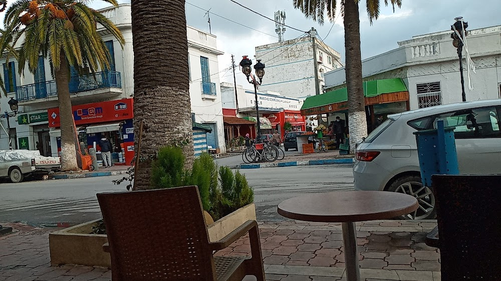 Weldi : Riadh and Sameh do their shopping at the market