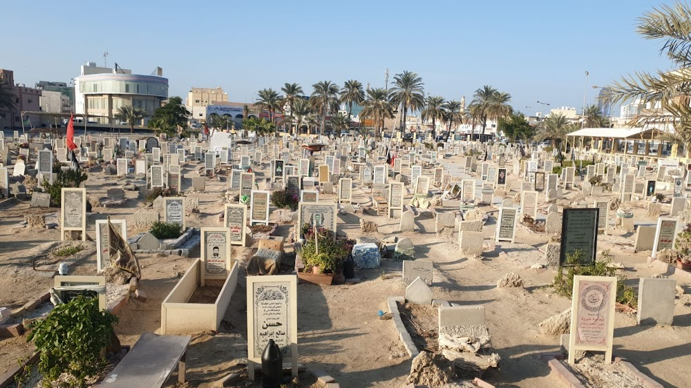 Wezr : Graveyard in Jidhafs Village in Bahrain