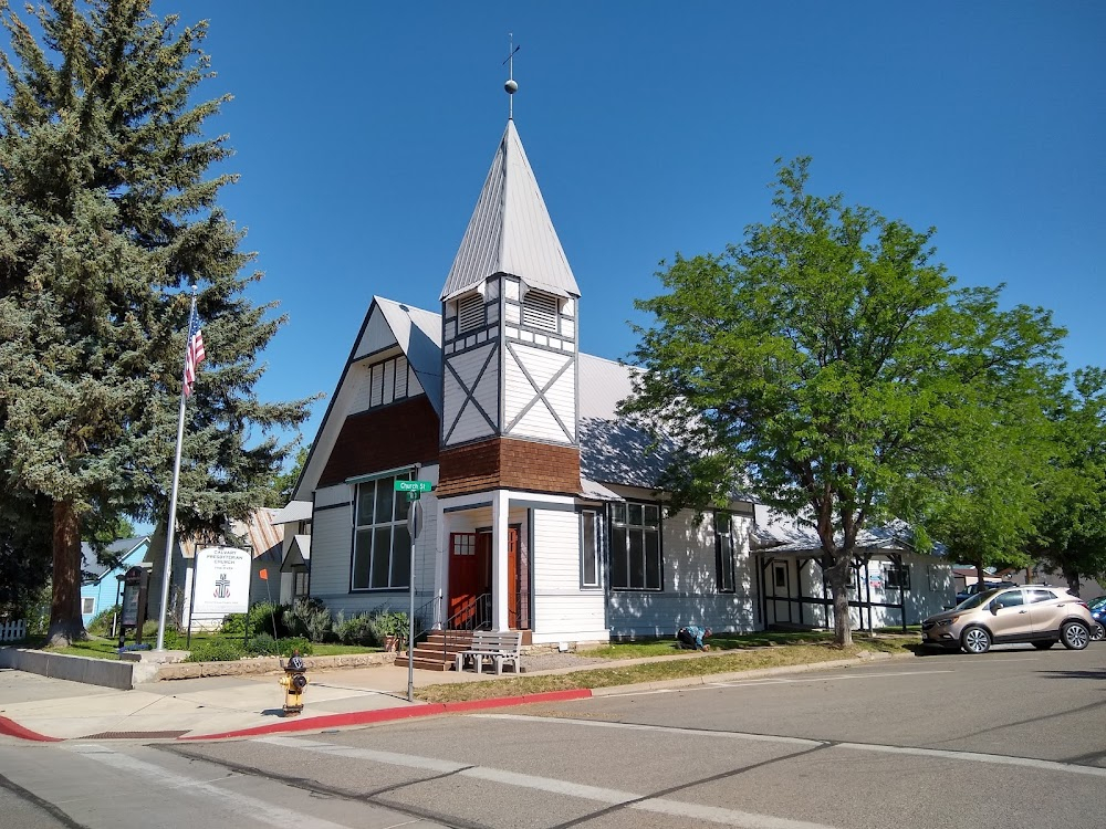 When the Legends Die : The rodeo scene, the bar/main street scene, the house fire and the homecoming parade were all filmed in Bayfield, Colorado