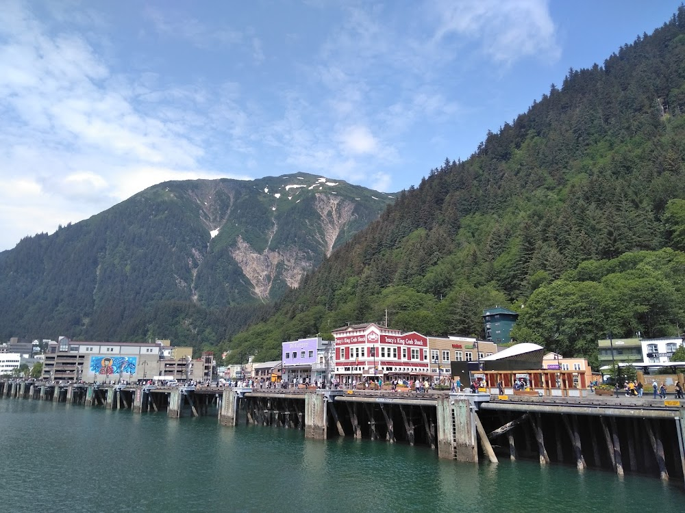 Alluring Alaska : Legends of Skagway Joe and Soapy Smith, pioneer miners of the region, and the Miner Museum, presented.