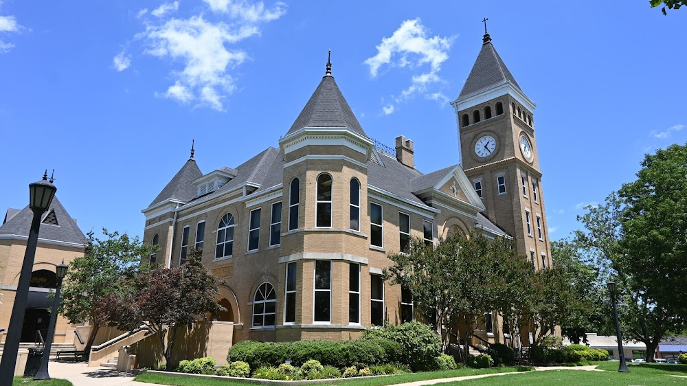 White Lightning : Bogan County Courthouse and office of the sheriff