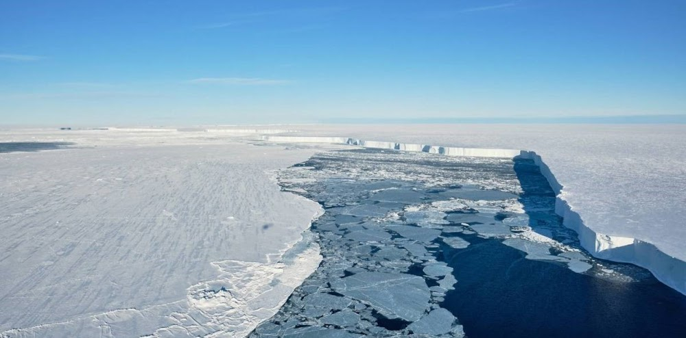 With Byrd at the South Pole : 