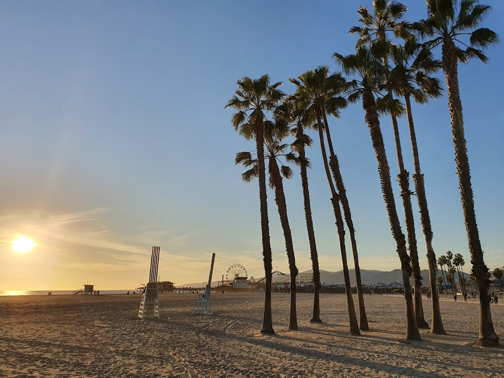 Canaan Land : Sara and Billy walk the boardwalk and he asks her for a date