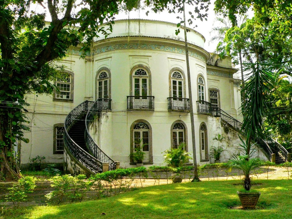 Xuxa Gêmeas : Dourado family mansion