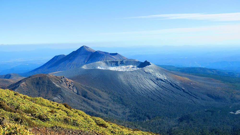 You Only Live Twice : exteriors: Blofeld's Volcano Lair