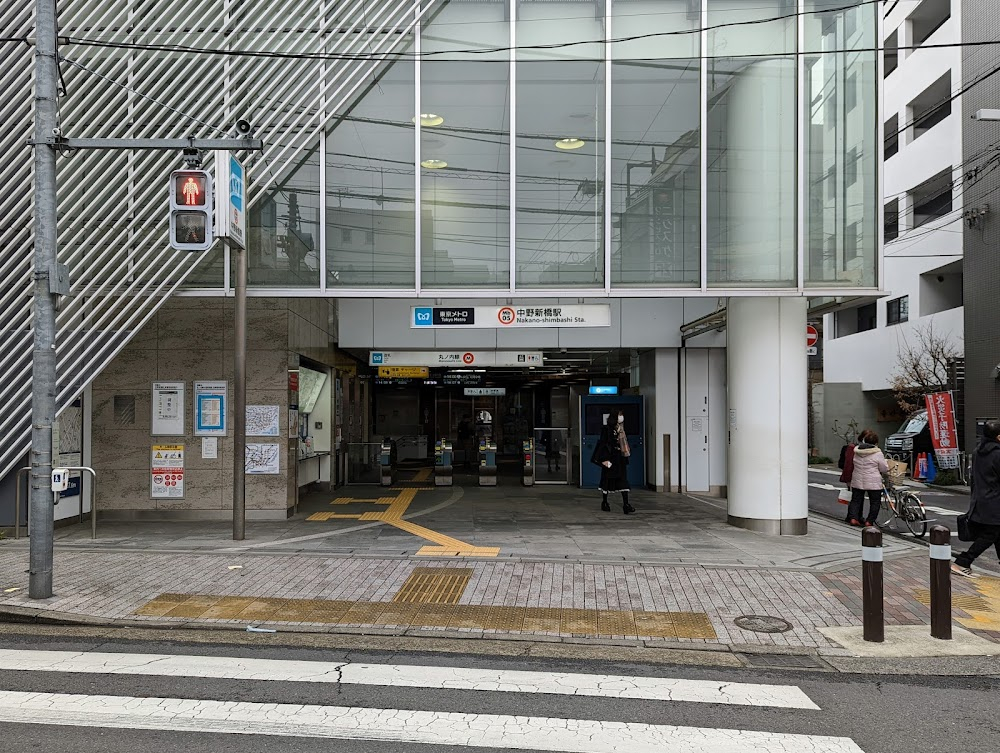 You Only Live Twice : Entrance to Tiger Tanaka's HQ