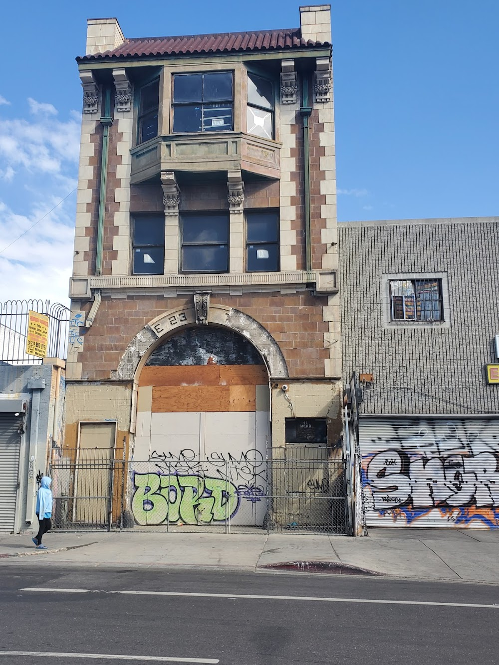 Young Turks : Interiors: period photo of firestation as it served as James Croak's art studio and residence during his time in Los Angeles