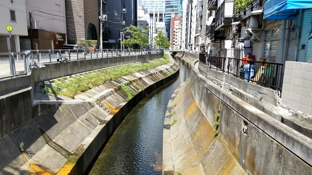 Yozora wa itsudemo saikô mitsudo no aoiro da : location