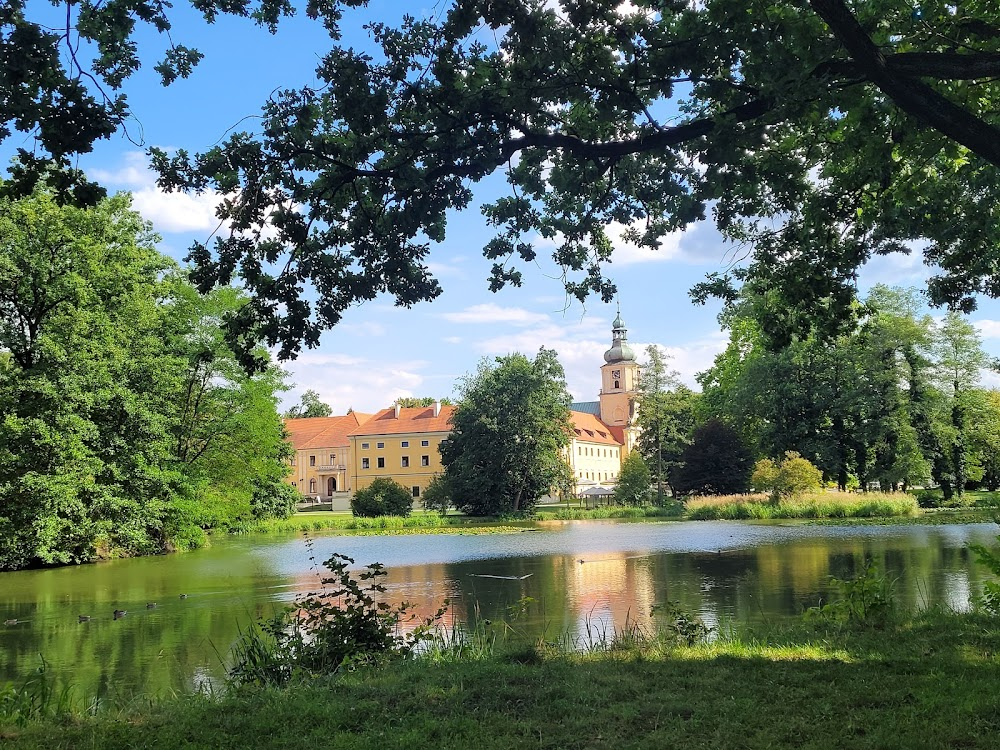 Zimna wojna : open-air theatre in the resort