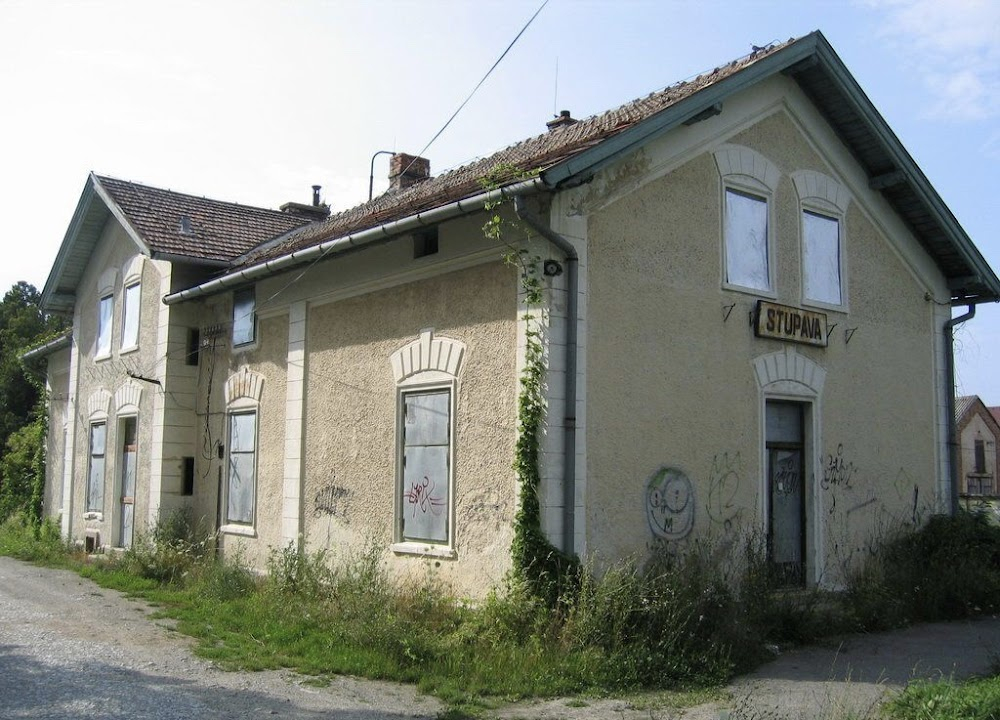 Zivot na uteku : Railway station